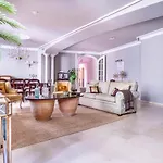 Elegante Casa Con Piscina En Centro Histórico Sevilla