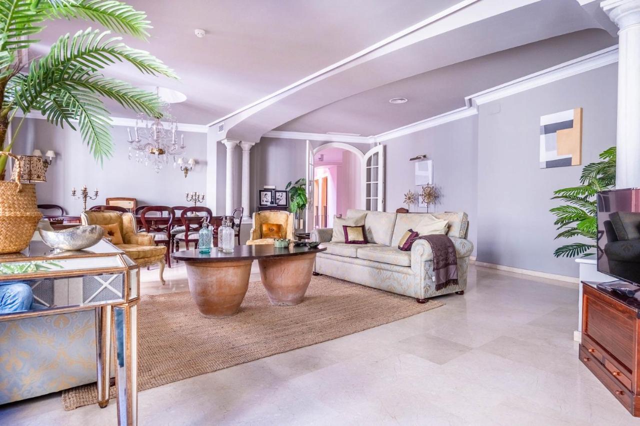 Elegante Casa Con Piscina En Centro Histórico Sevilla