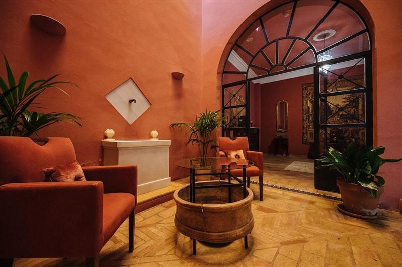 Elegante Casa Con Piscina En Centro Histórico Sevilla